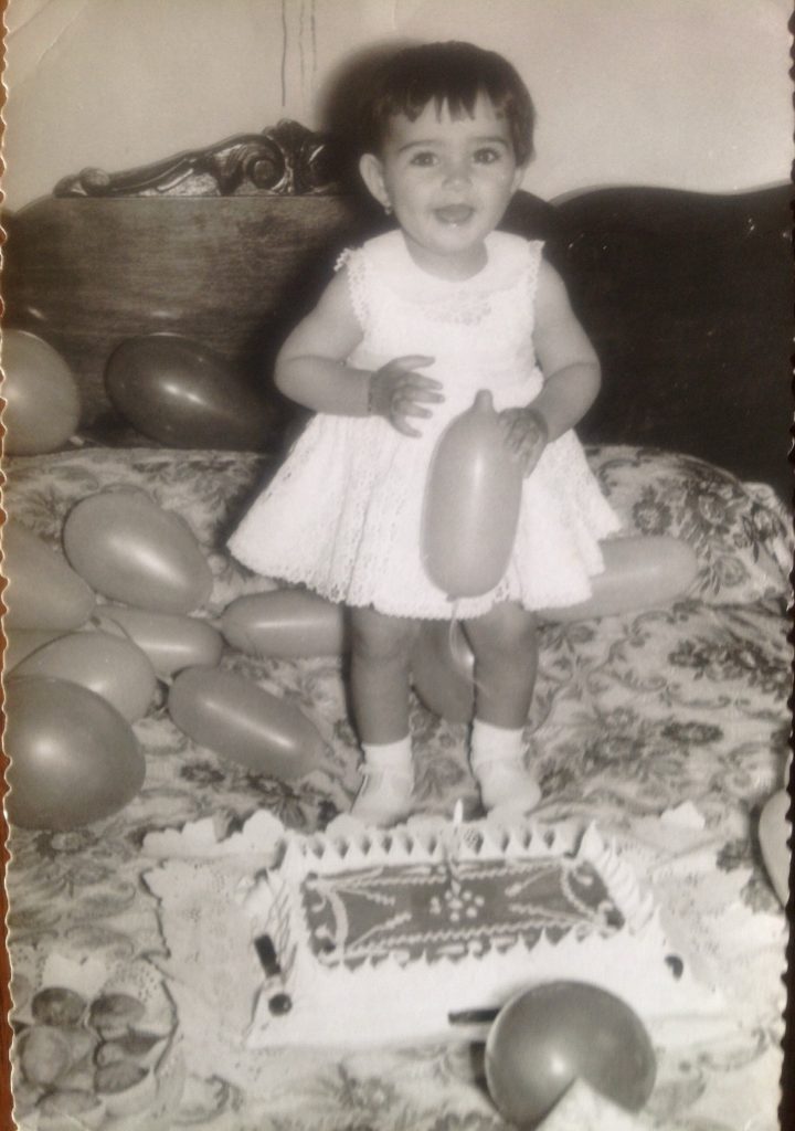 Catalina Garay en su infancia, nacida un 18 de julio